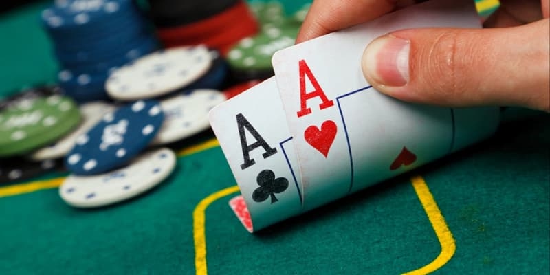 luật chơi poker Quy trình cược theo luật chơi poker